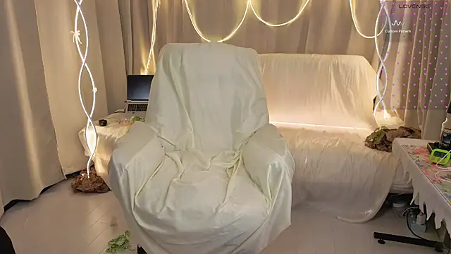 2hyun online show from March 15, 3:47 pm