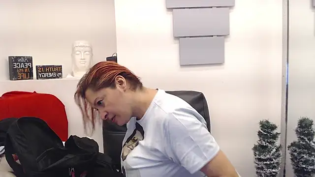 eva twiss online show from February 5, 1:58 pm