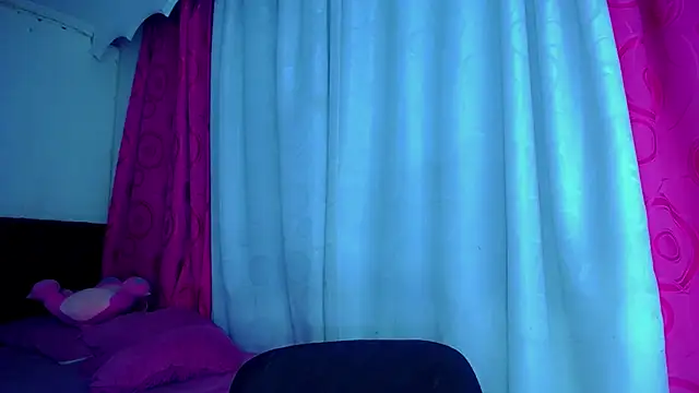 NahomiCamper online show from November 2, 2:04 am