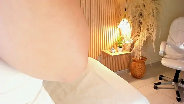 ArticaBelle online show from March 5, 4:19 am