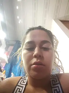 LaurenWelly  online show from February 18, 9:03 pm