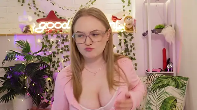 MonicaAsis online show from February 4, 6:11 pm