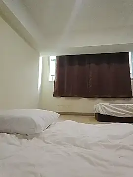 Rowena Vonnie online show from April 14, 10:37 am