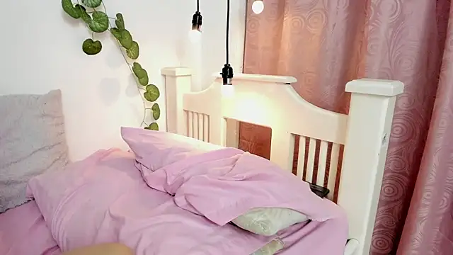 Kim Eli online show from February 28, 7:57 pm