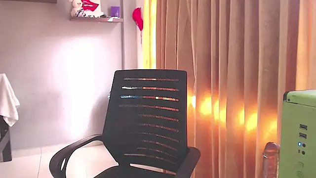 SusanLeroy online show from November 8, 1:05 pm