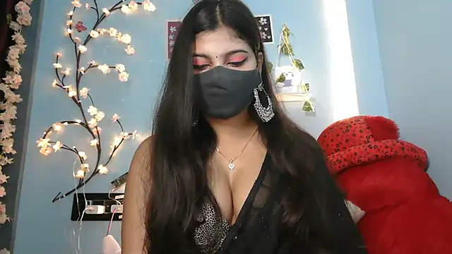 Reena Singh53 online show from October 27, 1:28 pm