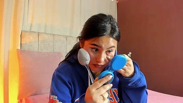 Little Ivy online show from September 12, 8:05 pm