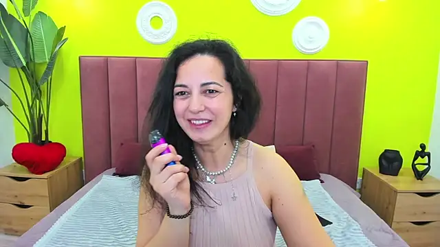 Linda Insatiable online show from May 29, 2:09 am