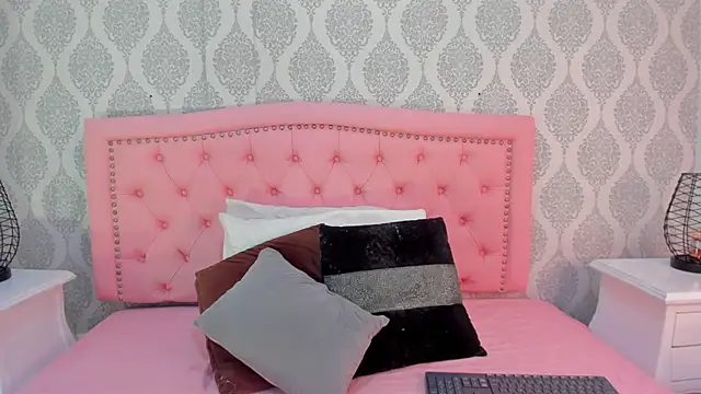 martina rivera  online show from October 2, 12:10 pm