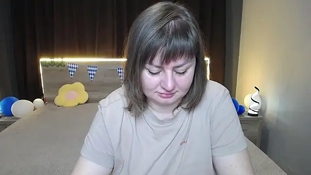 ZannaDreil online show from September 28, 6:35 pm