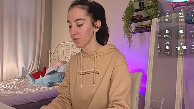 Belle Via online show from September 22, 3:32 pm