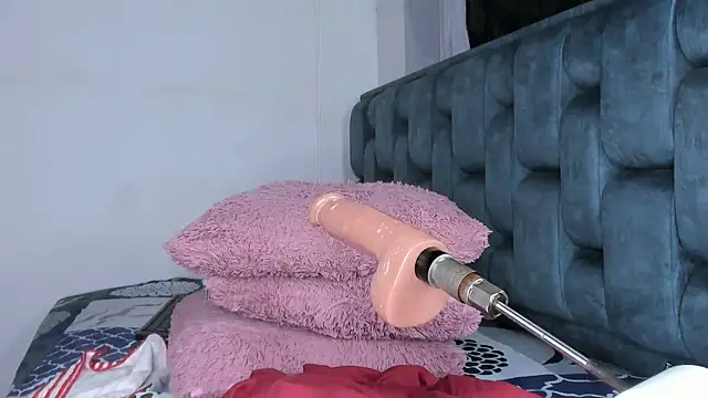 Roxy-Smith online show from April 2, 11:35 pm