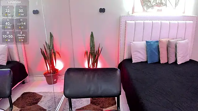 LenaRuiz  online show from October 3, 12:32 pm