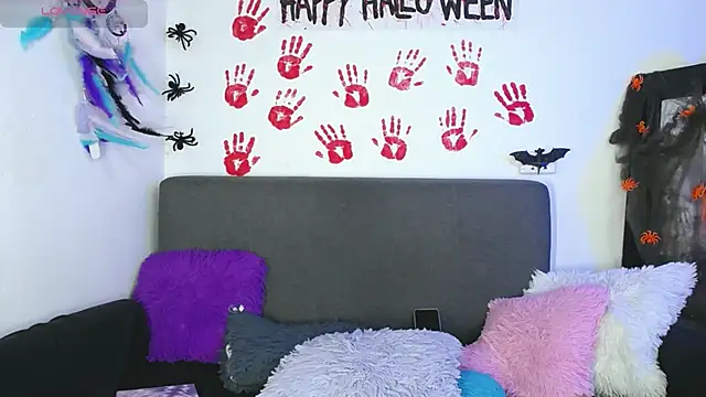 lunitaa0 online show from October 5, 4:28 am