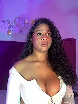 Sofi Fox  online show from March 18, 2:38 am