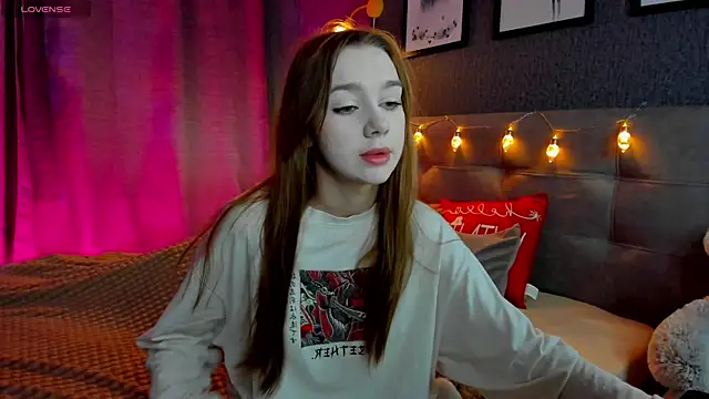 Lesi Moonie01 online show from December 15, 9:25 am