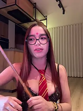 carolynnetrujillo online show from October 18, 2:47 am