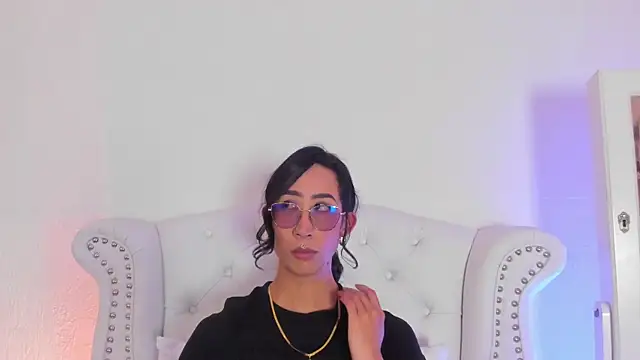 GabyPetit online show from April 7, 7:49 pm