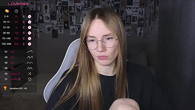 littlevildevil online show from March 31, 12:16 pm