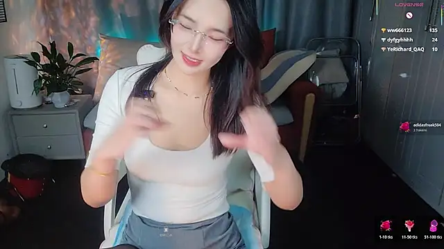 Youth3  online show from April 8, 1:57 pm