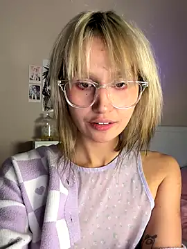 bigbabykiki online show from September 26, 7:50 am