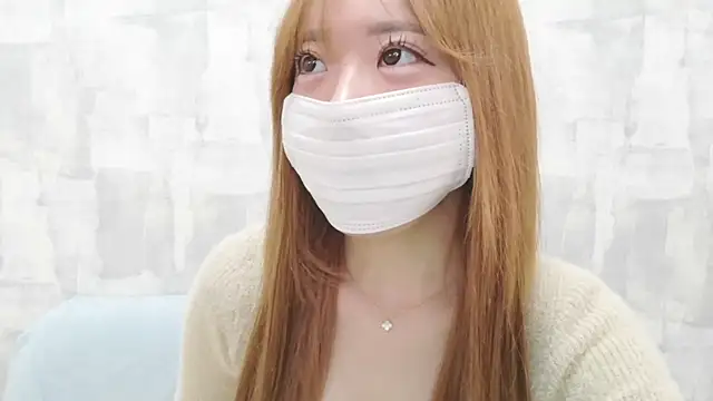 LOVE MOMO LOVE online show from March 8, 11:47 am