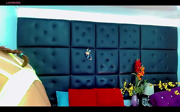 Isalombardi online show from April 23, 2:30 am