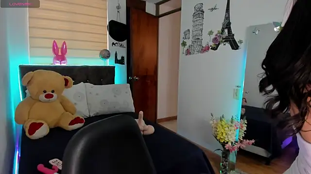 Luxxur69 online show from April 15, 5:46 pm