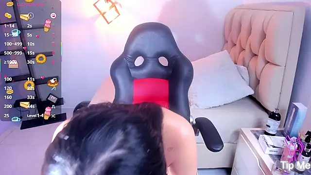 cassiehoward14 online show from October 10, 7:19 pm