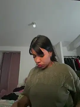 -Naomyy- online show from February 12, 1:51 am