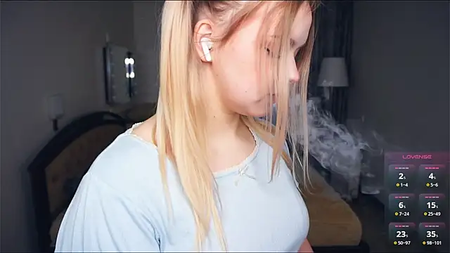 ZaraCreedon online show from October 16, 5:21 am