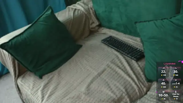 Mile Madeline online show from December 22, 2:47 am