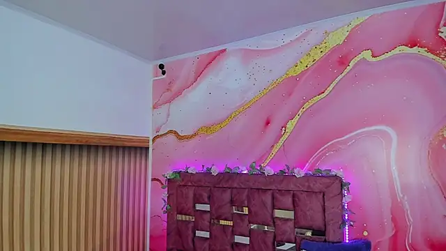 Daisy  rose online show from December 19, 3:10 am