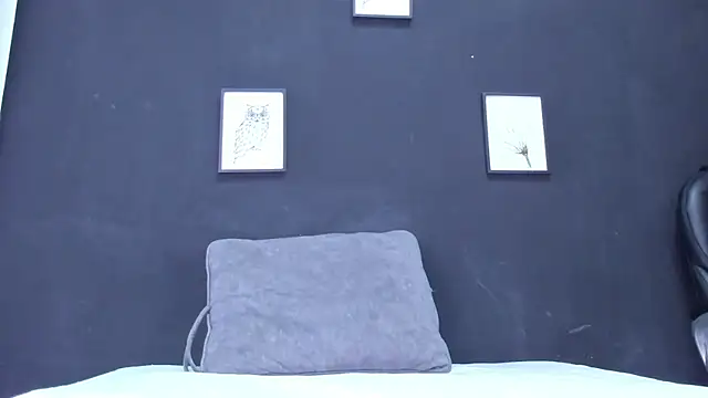 alondrabigtits online show from February 9, 12:18 pm