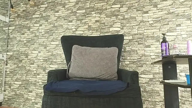 alondrabigtits online show from December 2, 4:31 pm