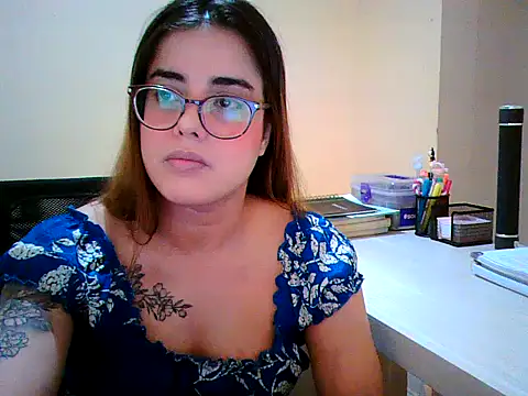 maliamiller online show from September 18, 12:26 pm