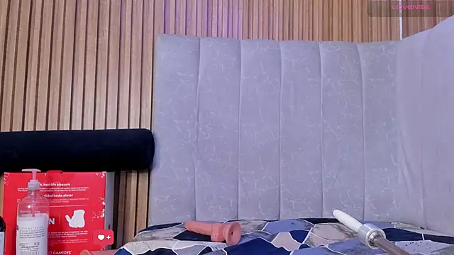 celeste jhons online show from October 18, 6:10 pm