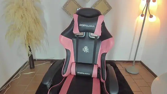 kattadoll online show from February 6, 8:56 pm