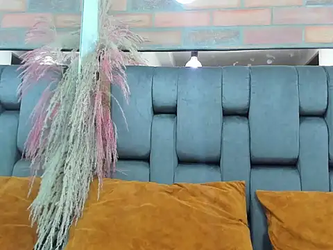 JESSYCORTES online show from April 1, 4:46 am