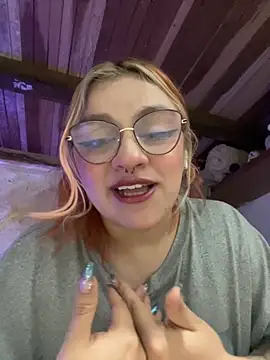 SophiaWeestt99 online show from October 3, 3:44 am