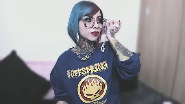 NikkiRamone online show from September 23, 11:03 pm