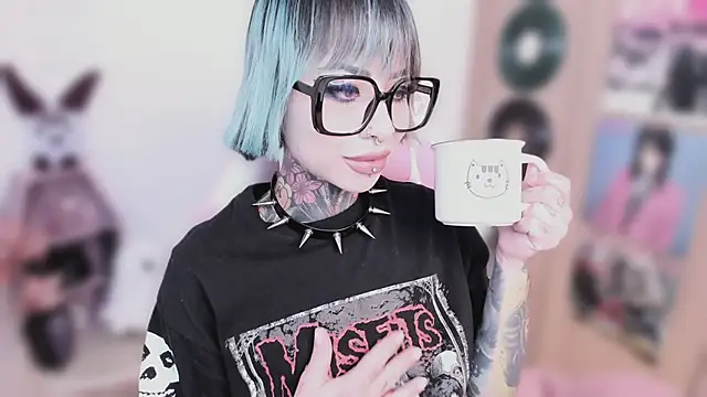 NikkiRamone online show from February 23, 11:20 am