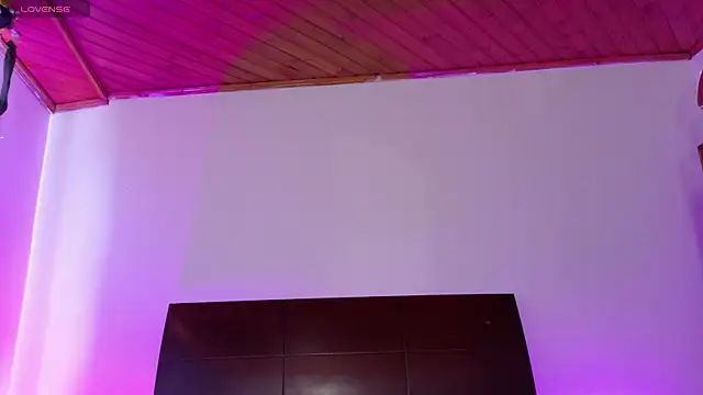 luccycollins  online show from September 16, 4:26 pm