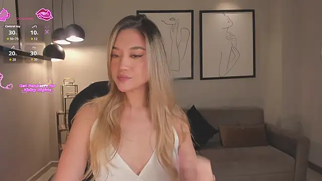 RebeccaHudson online show from April 7, 8:00 pm