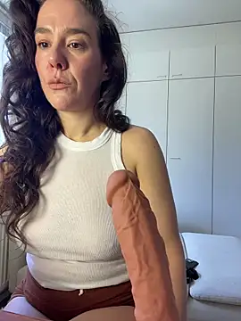 MilkyHoneyLullabies online show from April 29, 8:28 am