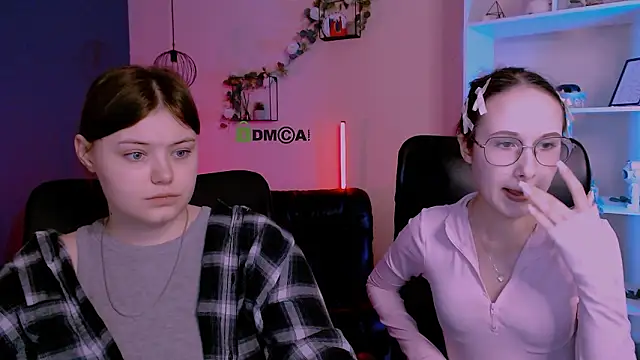 nikole kitt online show from March 23, 8:15 pm