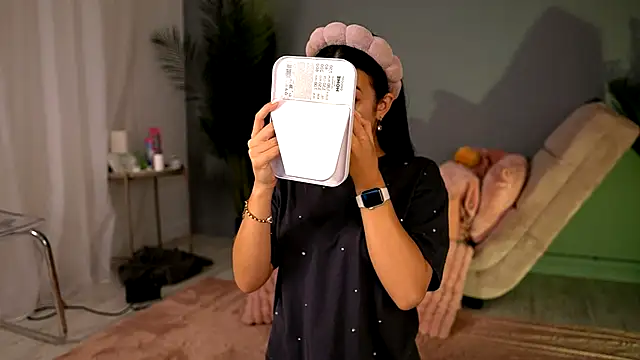 BetsyGonzale online show from October 16, 4:04 am