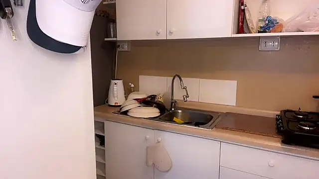 WhiteWomen online show from October 21, 12:36 am