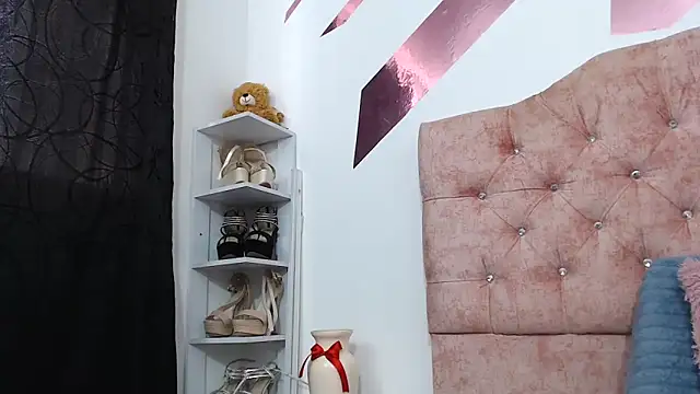 Kitten Hot  online show from October 11, 11:36 am