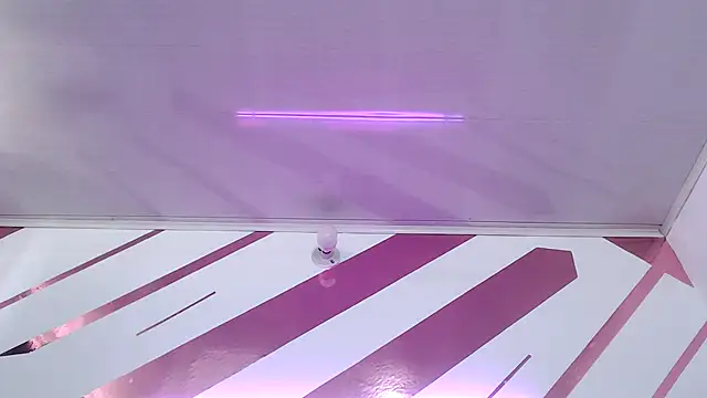 Kitten Hot  online show from February 28, 2:38 pm